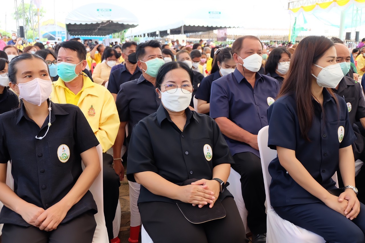 title - รมช.ประภัตร โพธสุธน เปิดงานคลินิกเกษตรเคลื่อนที่ในพระราชานุเคราะห์สมเด็จพระบรมโอรสาธิราช ฯ สยามมกุฎราชกุมาร ในโอกาสมหามงคลวันเฉลิมพระชนมพรรษา 70 พรรษาพระบาทสมเด็จพระเจ้าอยู่หัว วันที่ 28 กรกฎาคม 2565
